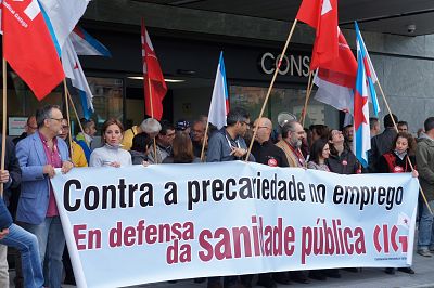 2016 04 27 ProtestaCIGsanidadePublicaCunqueiroVigo03.JPG